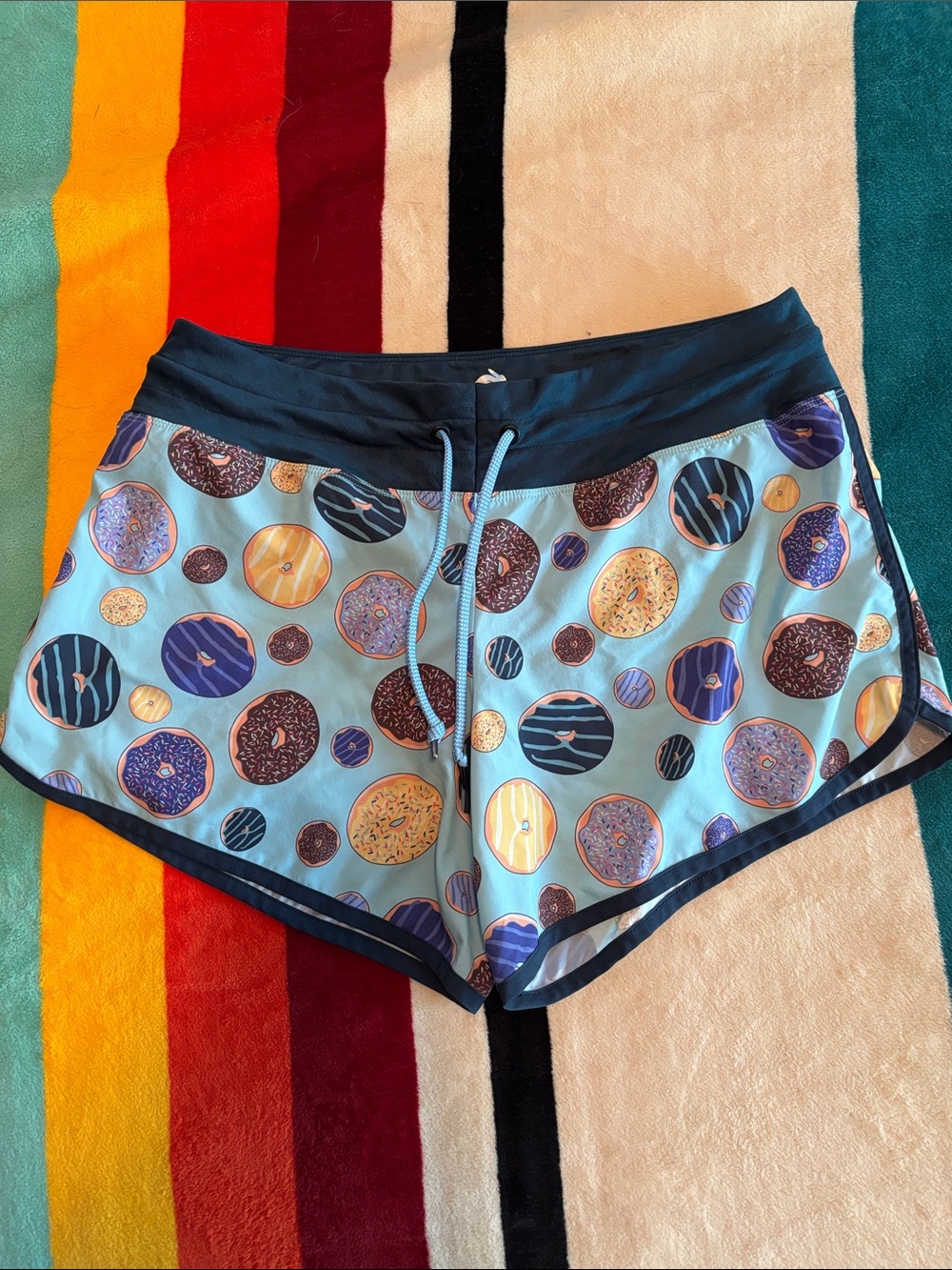 Rabbit Surf n’ Turf Donut Shorts - sz medium